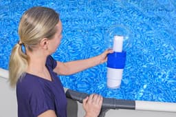 Trattamento chimico dell'acqua Dosatore chimico per cloro con LED da 17,5 cm Bestway 7