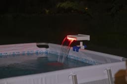 Accessori Piscine e Spa Cascata per piscina fuori terra con LED Bestway 4