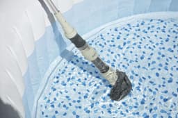 Pulitori e Skimmer Aspiratore subacqueo ricaricabile per idromassaggio Lay-Z-Spa Bestway 2