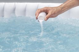 Trattamento chimico dell'acqua Cloratore al sale per idromassaggi gonfiabili Lay-Z-Spa Bestway 6