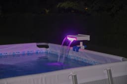 Accessori Piscine e Spa Cascata per piscina fuori terra con LED Bestway 3