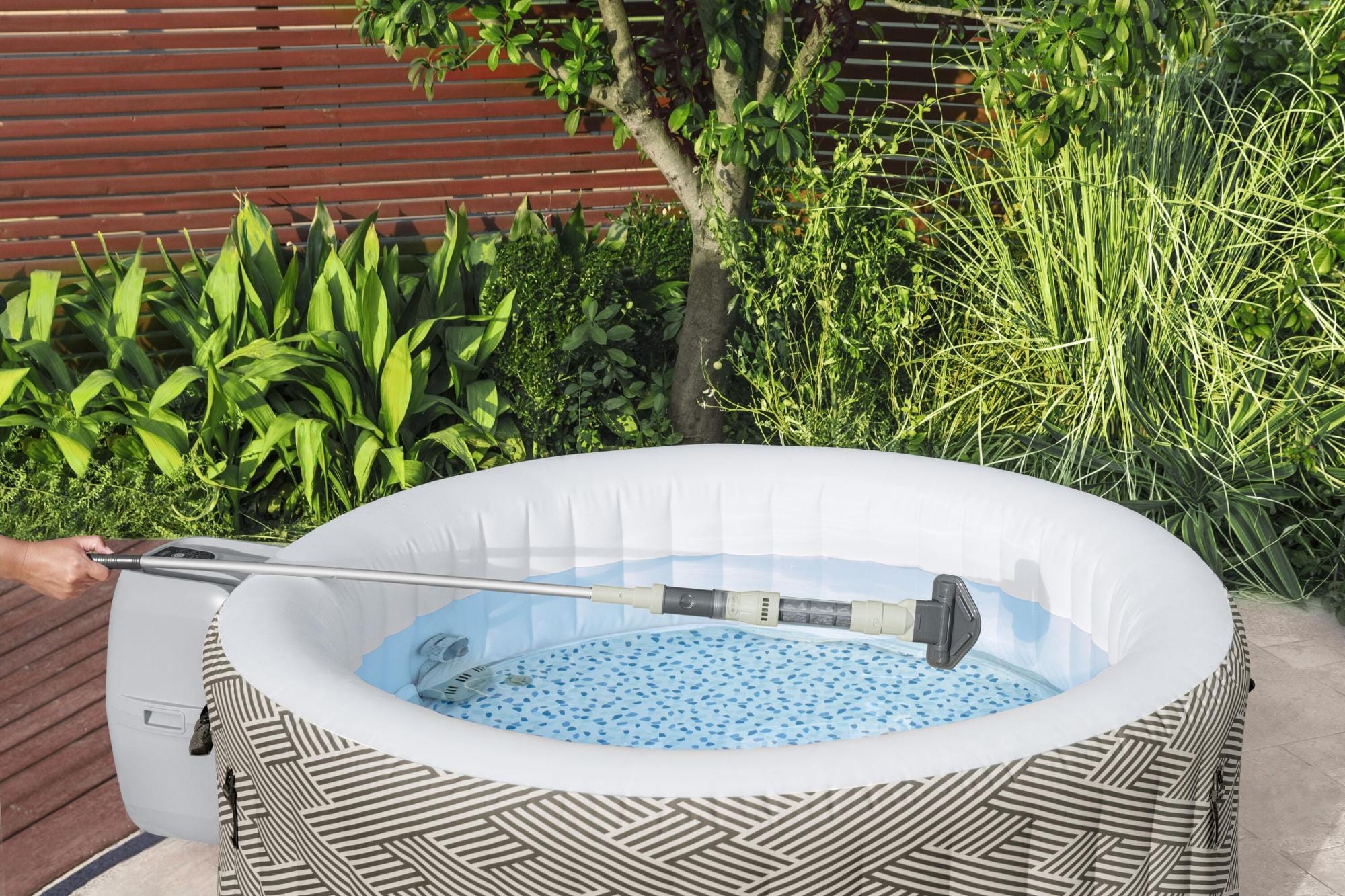 Pulitori e Skimmer Aspiratore subacqueo ricaricabile per idromassaggio Lay-Z-Spa Bestway 1