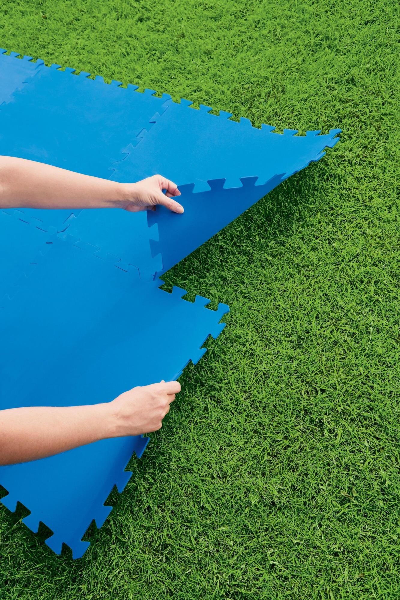 Accessori Piscine e Spa Tappeto sotto piscina componibile e protettivo da 50x50 cm Bestway 1
