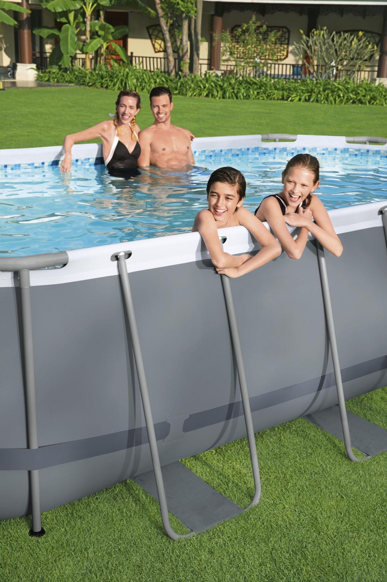 Piscine fuori terra Set piscina fuori terra ovale da 549x274x122 cm Bestway 1