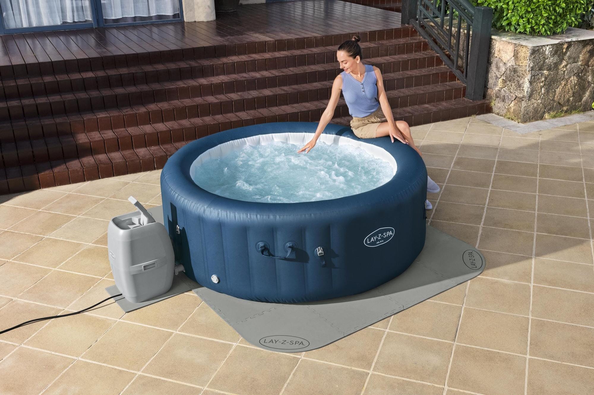 Accessori Piscine e Spa Tappeto protettivo per idromassaggio gonfiabile da 196x196 cm Bestway 2