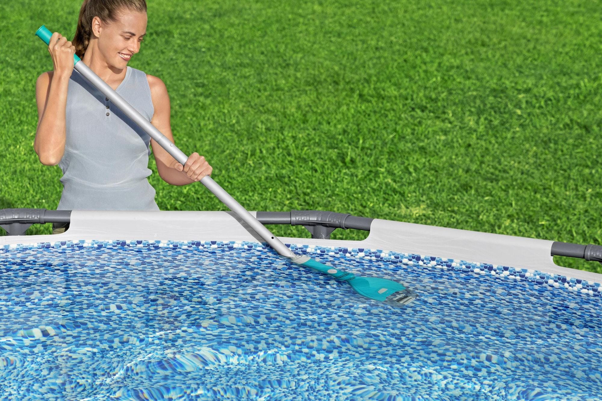 Pulitori e Skimmer Aspiratore cordless Aquatech per piscina Bestway 1