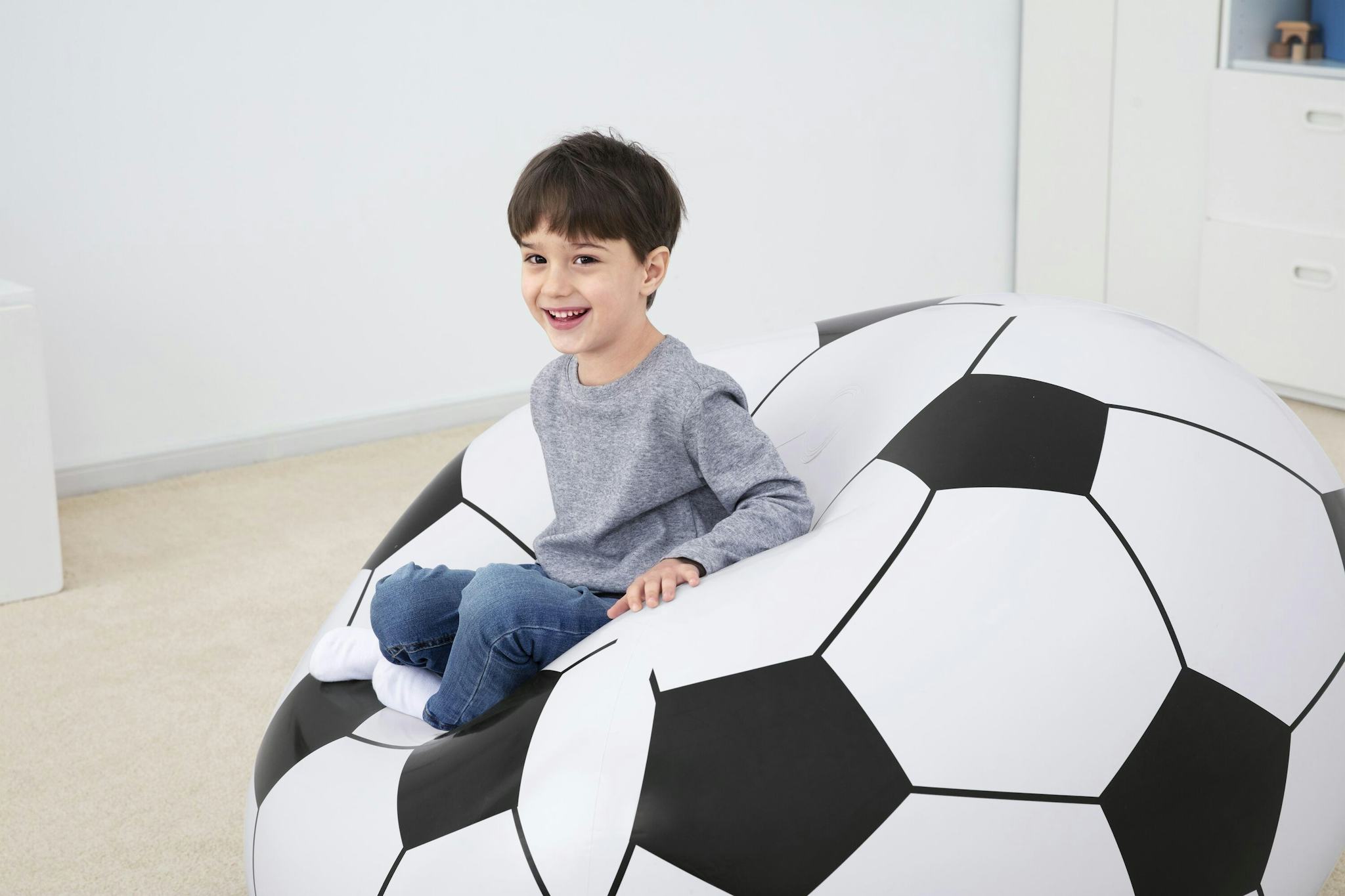 Giochi gonfiabili per bambini Poltrona pouf gonfiabile pallone da calcio Bestway 3